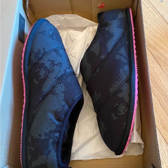 SOREL GO - BODEGA RUN SLIPPERS WOMEN'S -Size 9 - Picture 5 of 6